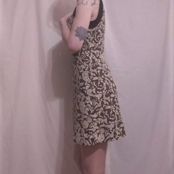 Lovely Flower Dress - Picture 4 of 6